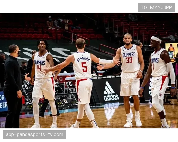 沃尔挡拆对位内线拉开空间较上赛季提升推进效率